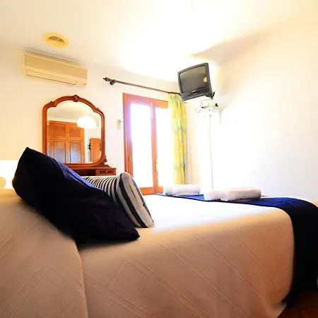 In Carrer Cartago Apartment *